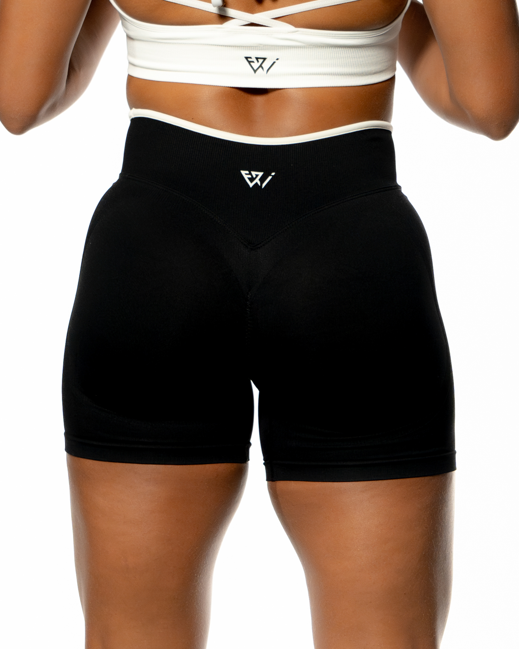 Short-sport-femme-ste-anne-noir-3- Short Sport Femme Sainte Anne (6 couleurs disponibles)